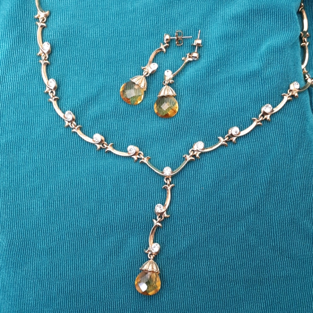 Necklace & Earring set